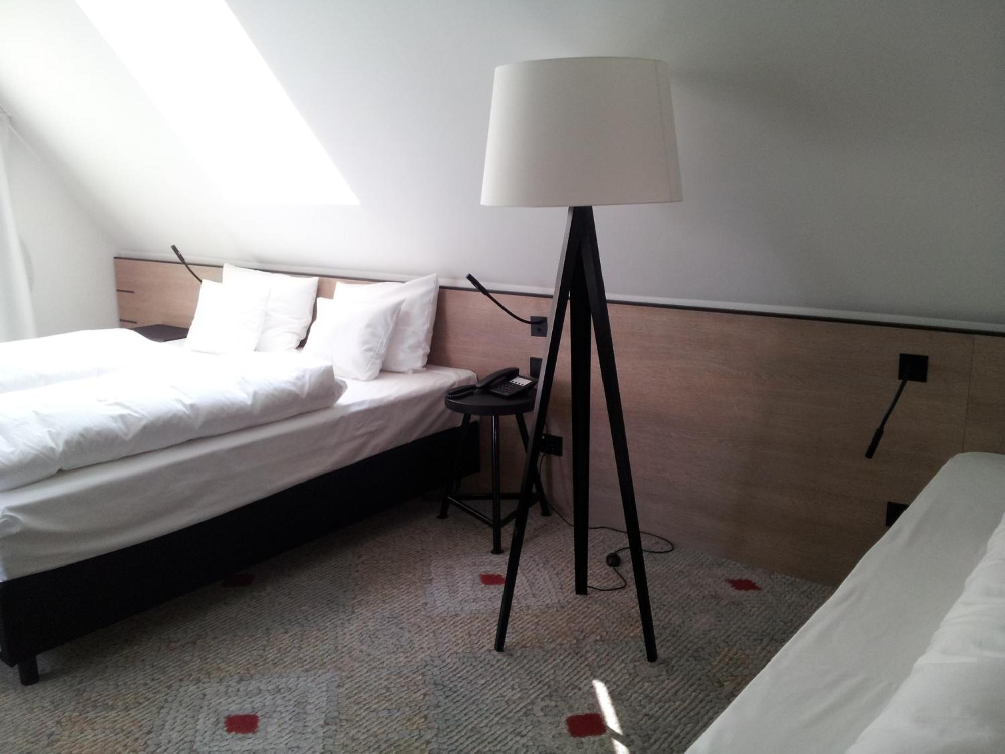 Sorat Hotel Saxx Nuernberg Room photo